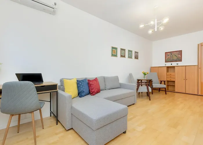 Spacious Apartment Near The Vistula River By Noclegi Renters