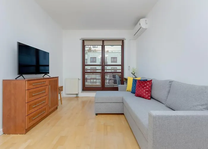 Spacious Apartment Near The Vistula River By Noclegi Renters
